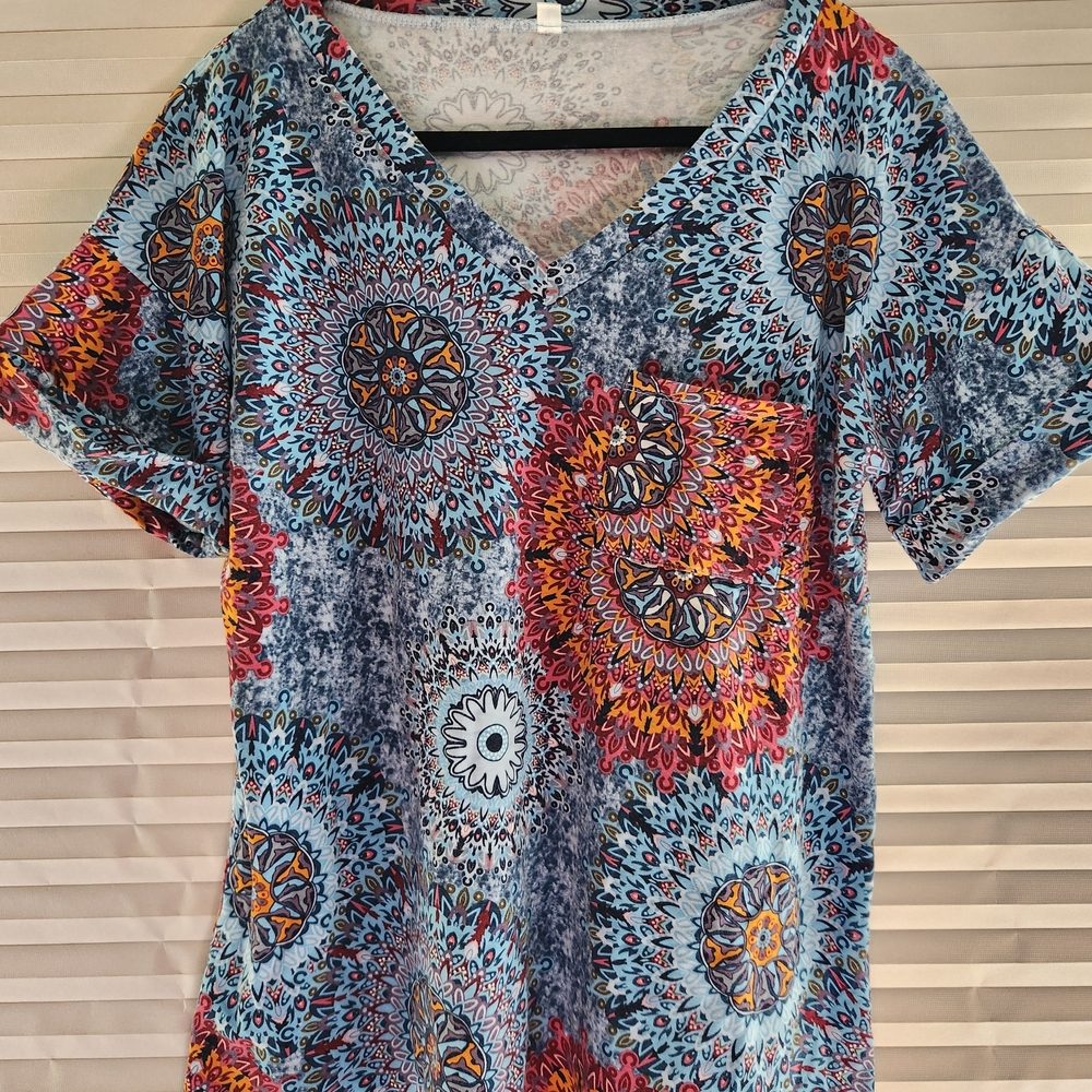 Comfy Vibrant Top w/ Sewn Cuffed Sleeves